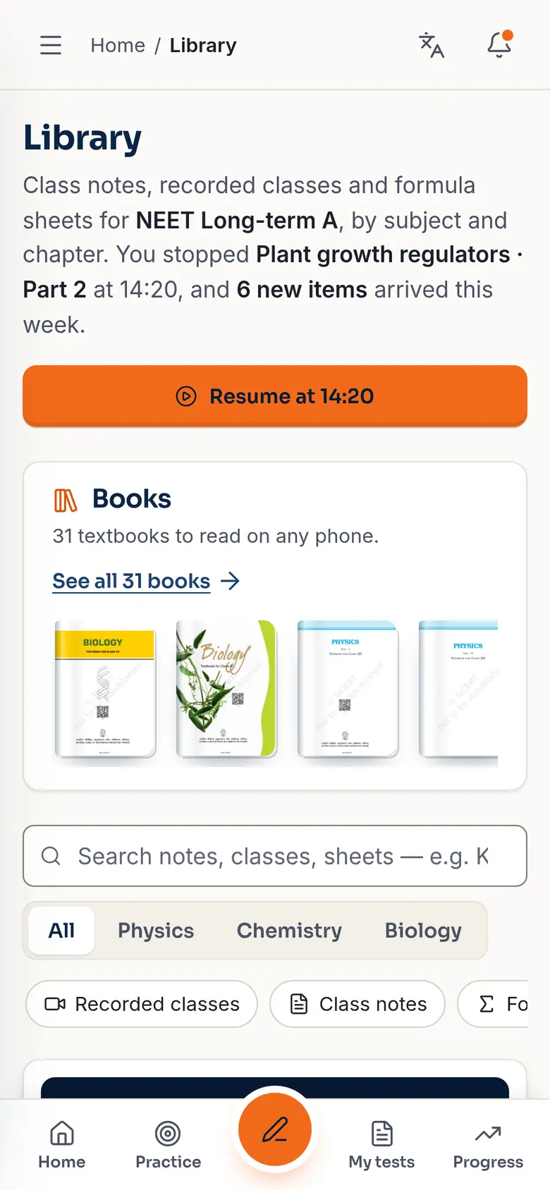 The student library: Books shelf with textbook covers and class notes (demo app, sample data).